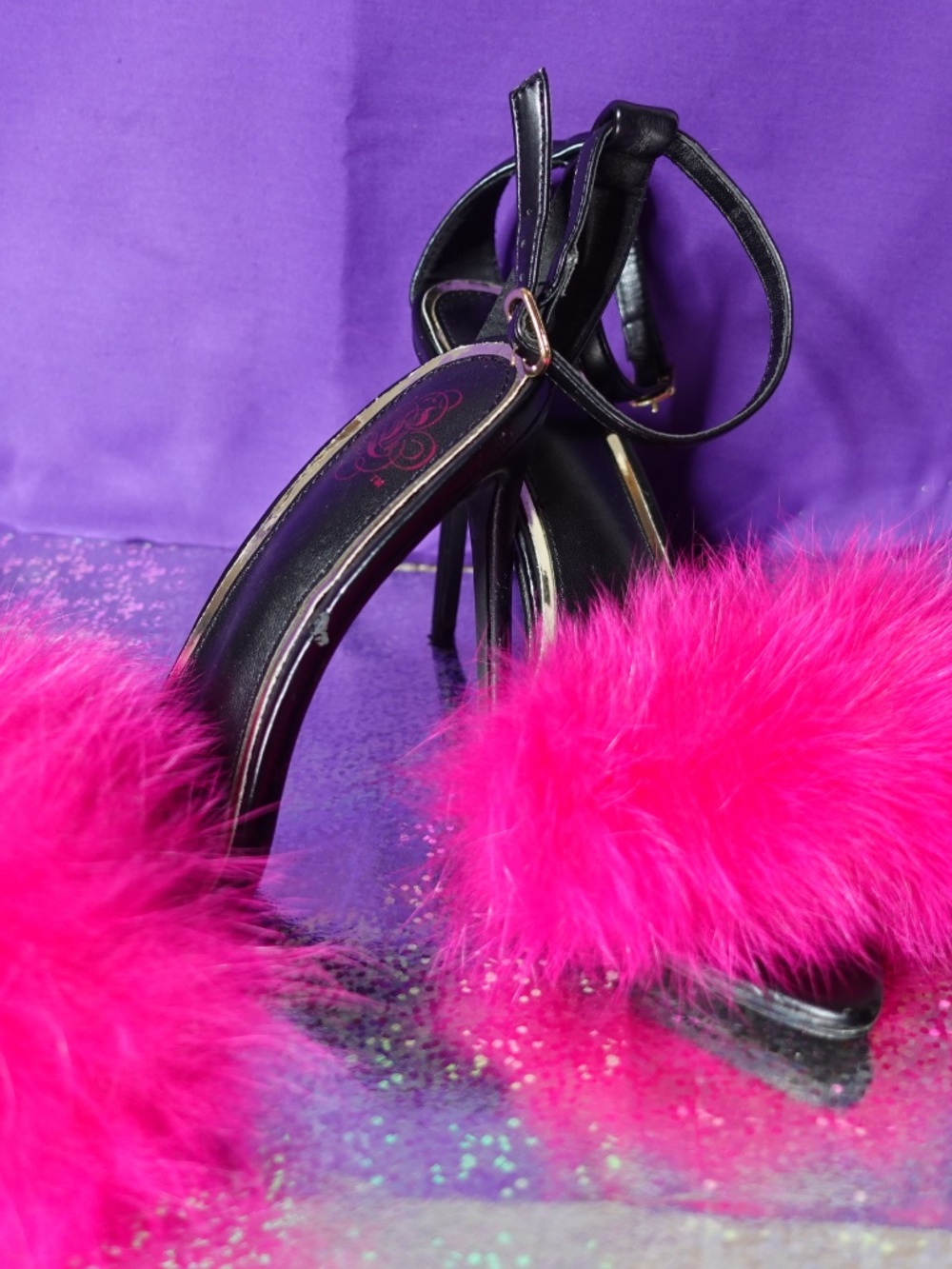 Liliana Fuchsia Fox fur open toe ankle strap heels Size 7